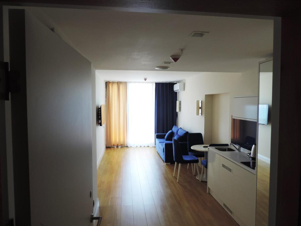 Black Sea Twin Tower Apartment Batumi