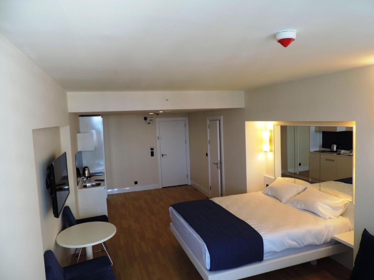 Black Sea Twin Tower Apartment *